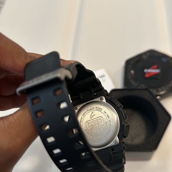 G-Shock Watch Casio Module No. 5081 GA 100 series. * NEEDS NEW BATTERY. No tag. - Picture 4 of 6